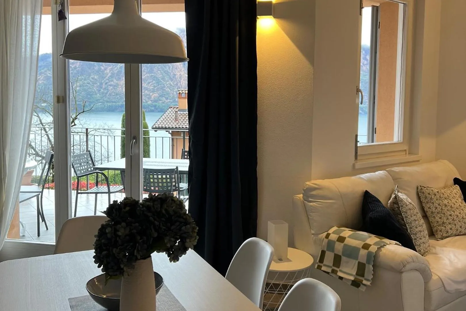 Antoni'S Place 레노 아파트